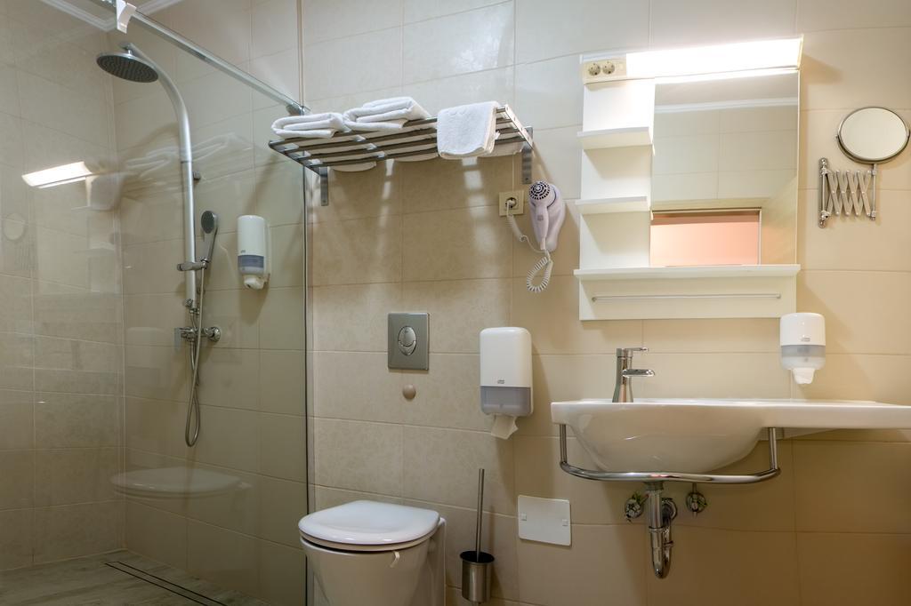 Villa Martini - Apartments & Rooms วูโควาร์ ภายนอก รูปภาพ
