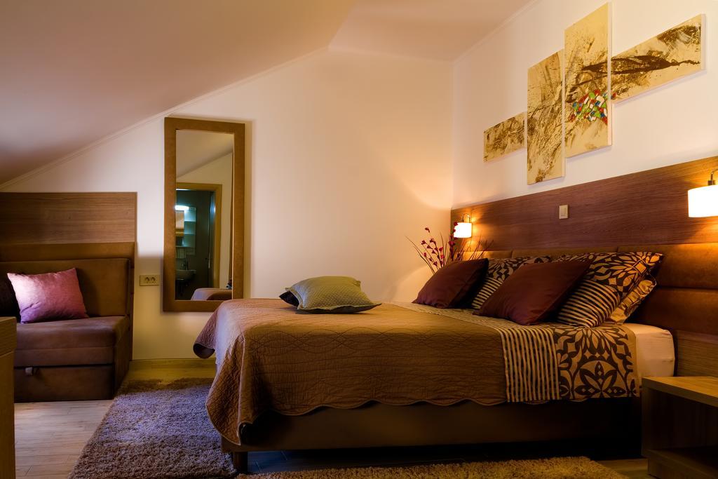 Villa Martini - Apartments & Rooms วูโควาร์ ภายนอก รูปภาพ